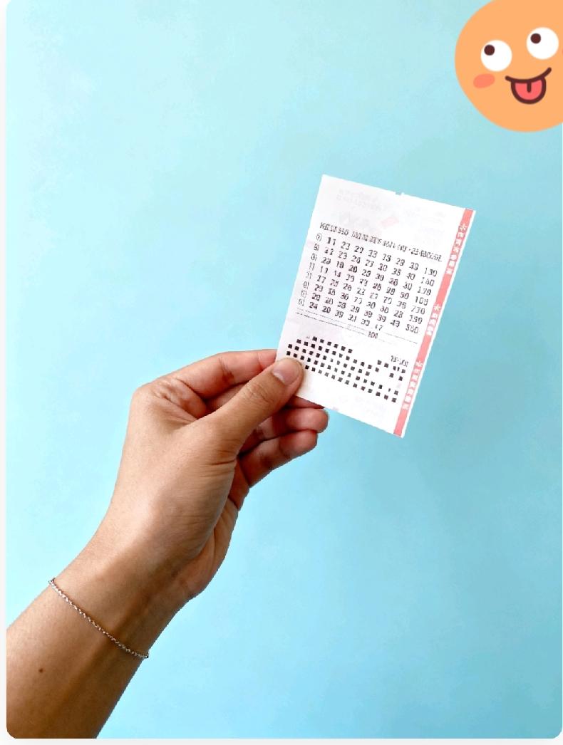 自从我老公路过福利彩票站，突发奇想的买了一张20的居然中了200元之后，就迷恋上