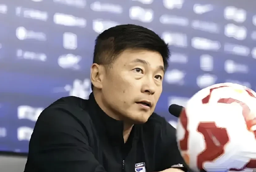 如果我没记错的话，李国旭应该是98年大连万达实德队的替补队员吧，而且好像就是他跟
