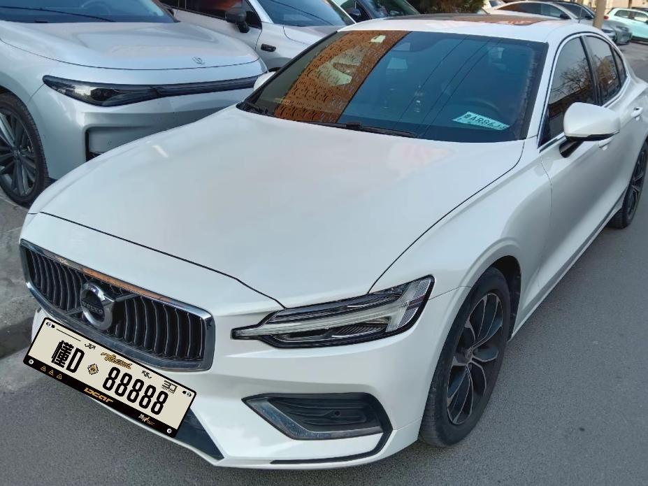 买二手车，选择个人车源还是二手车市场，车源是个比较纠结的问题。但是我更推荐买个人