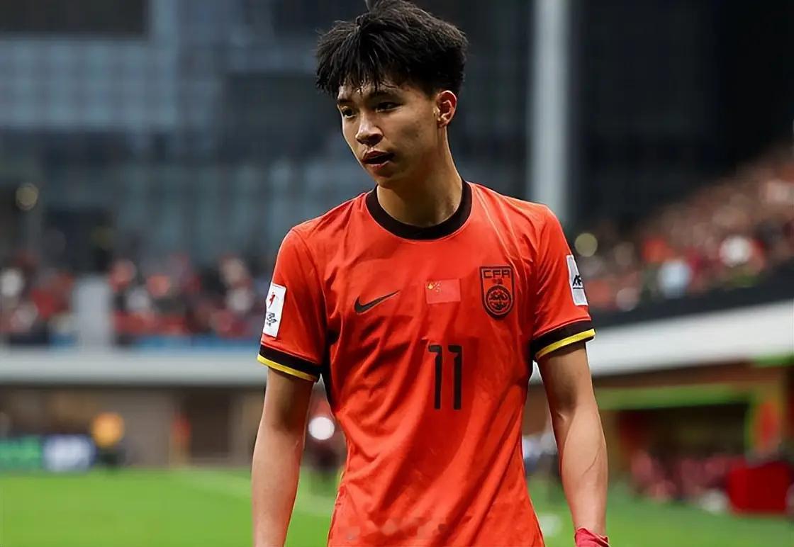 说白了，王钰栋这张黄牌就是故意的，而且算得明明白白！决赛黄牌清零，对球队没任何影