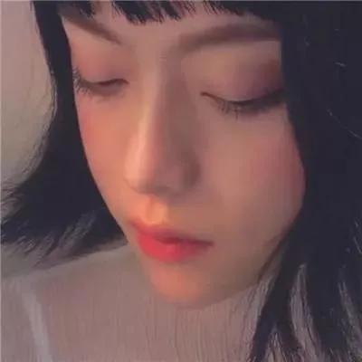 温柔眼眸，静谧时光，浅笑安然。