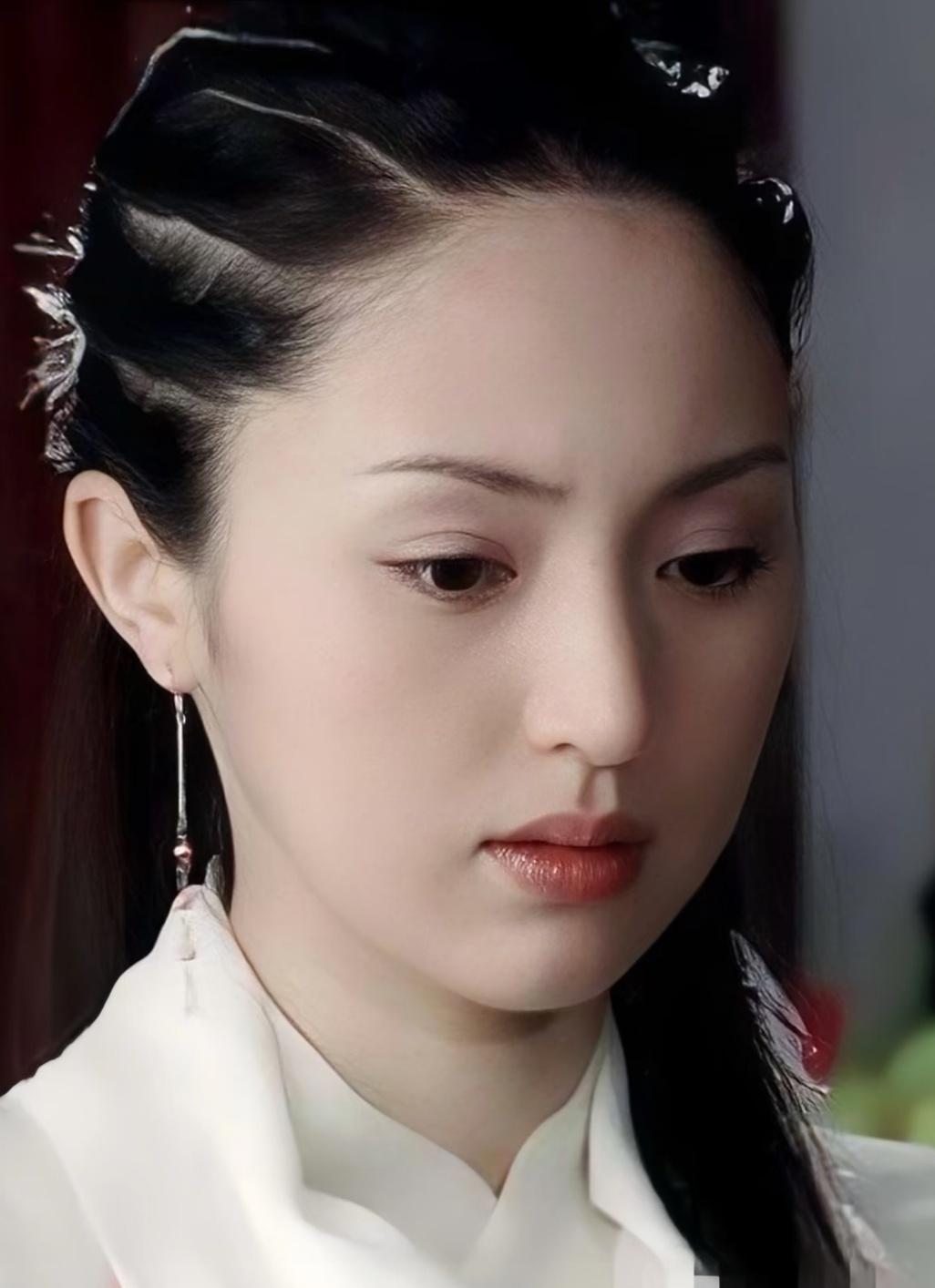 46岁，长得绝世无双，竟干匪夷所思的事！董璇的颜值，堪称内娱古装白月光