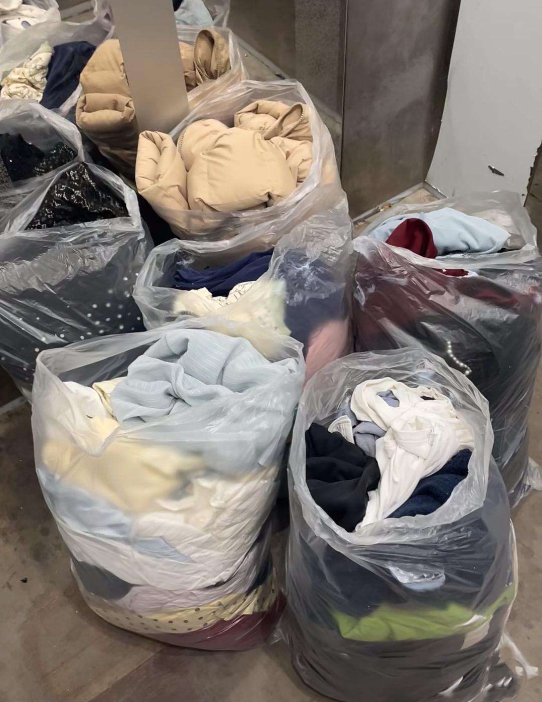 今年开始，千万不要再乱扔旧衣服了今天看到邻居的一双旧运动鞋竟然卖了28太