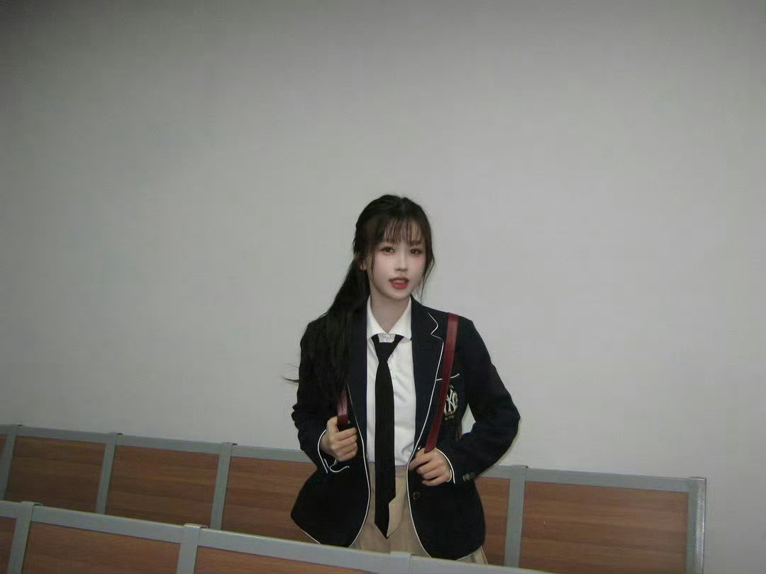 小小欣新图➕1好萌🥺虞书欣晒小小欣