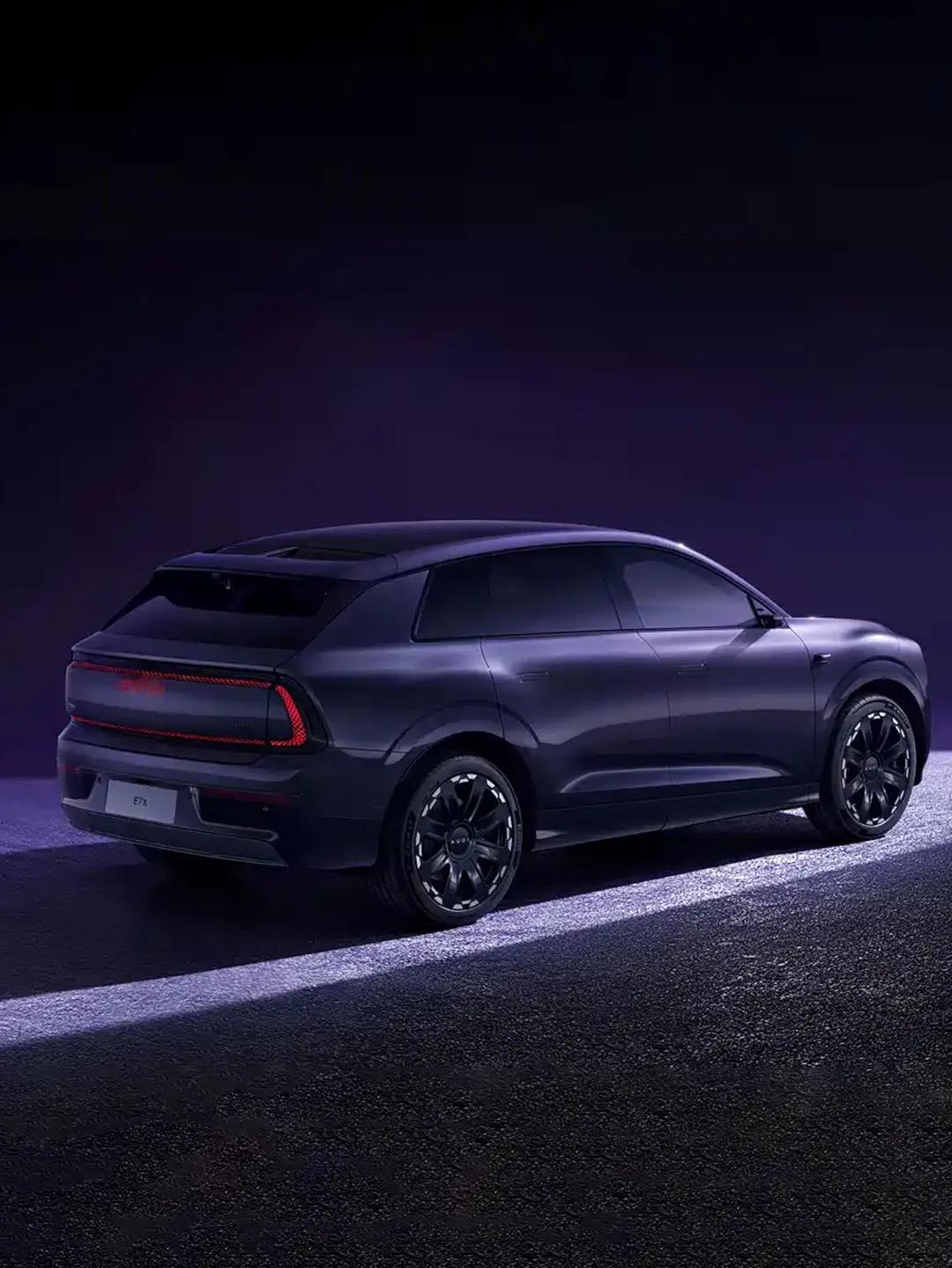 奥迪E7X是上汽奥迪推出的中大型纯SUV，2026年5月上市，起售价26.98