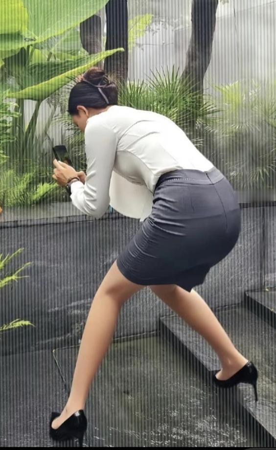 只有穿高跟鞋才能显腿长吗