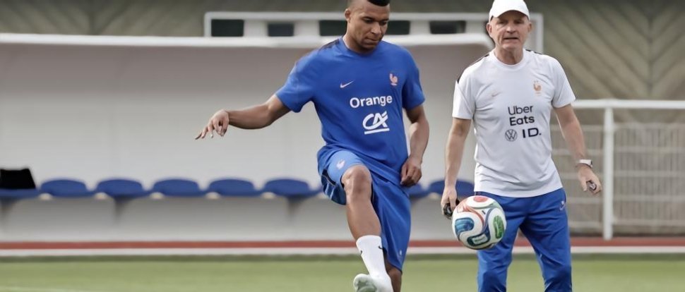 吉鲁以57球排在法国队史射手榜首位，姆巴佩目前56球。至于世界杯进球纪录，德国人