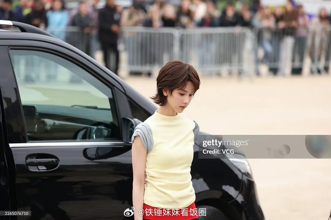 陈都灵巴黎时装周外媒生图，真实状态如何？