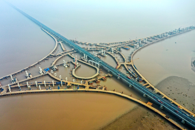 对高德五天被三约谈的新闻感到吃惊！我以及我身边的人手机里基本都有高德...