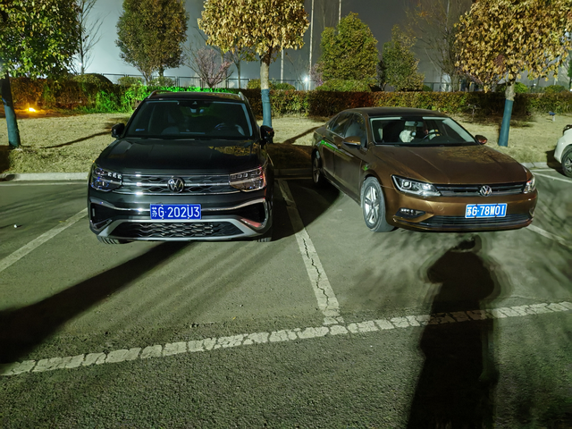 夫妻档的家用车因为家庭需要，也是开习惯了大众车，索性一人一辆。凌渡是17年11