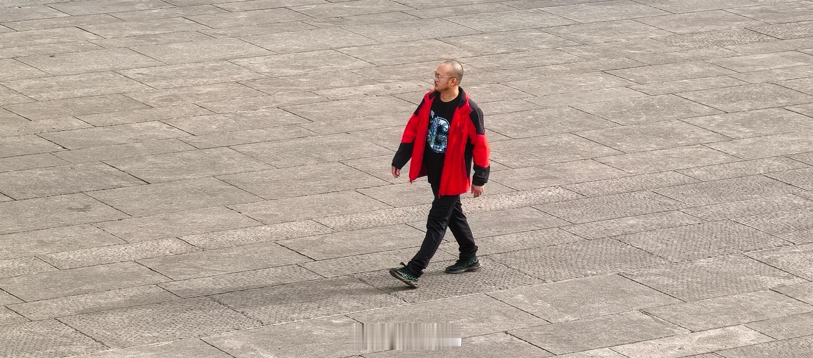 这两张哪张更有感觉？​​​