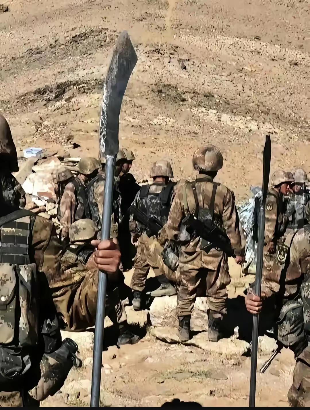 过年了，致敬边防战士，是他们默默无闻的付出，守护我们的安宁，祝他们新年快乐，平安