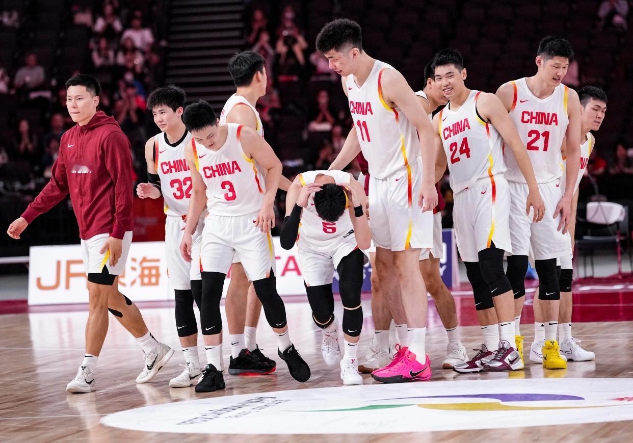 这还没开打，连人民日报都来给中国男篮喊话了！这下压力真的给到中国男篮了，我觉