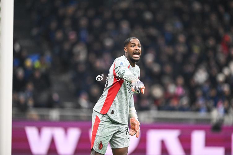 AC米兰总监伊格利·塔雷在球队与萨索洛的比赛前接受采访，并谈到了迈尼昂。塔雷告诉