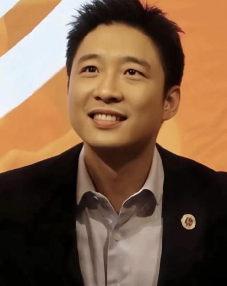 终于知道，霍启山为什么这么怕郭晶晶了。不是因为她是自己的大嫂，也不是因为她奥运冠