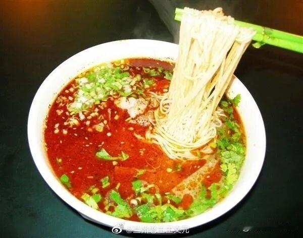 兰州的海拔高度，绝定了兰州牛肉面的独特味道！经常有人说，牛肉面走出兰州就变味了。