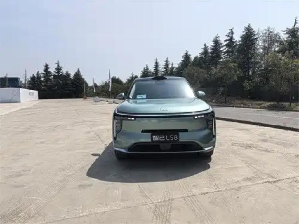 整体实测下来，智己LS8属于低开高走、越开越香的越级家用旗舰SUV。后轮转向初