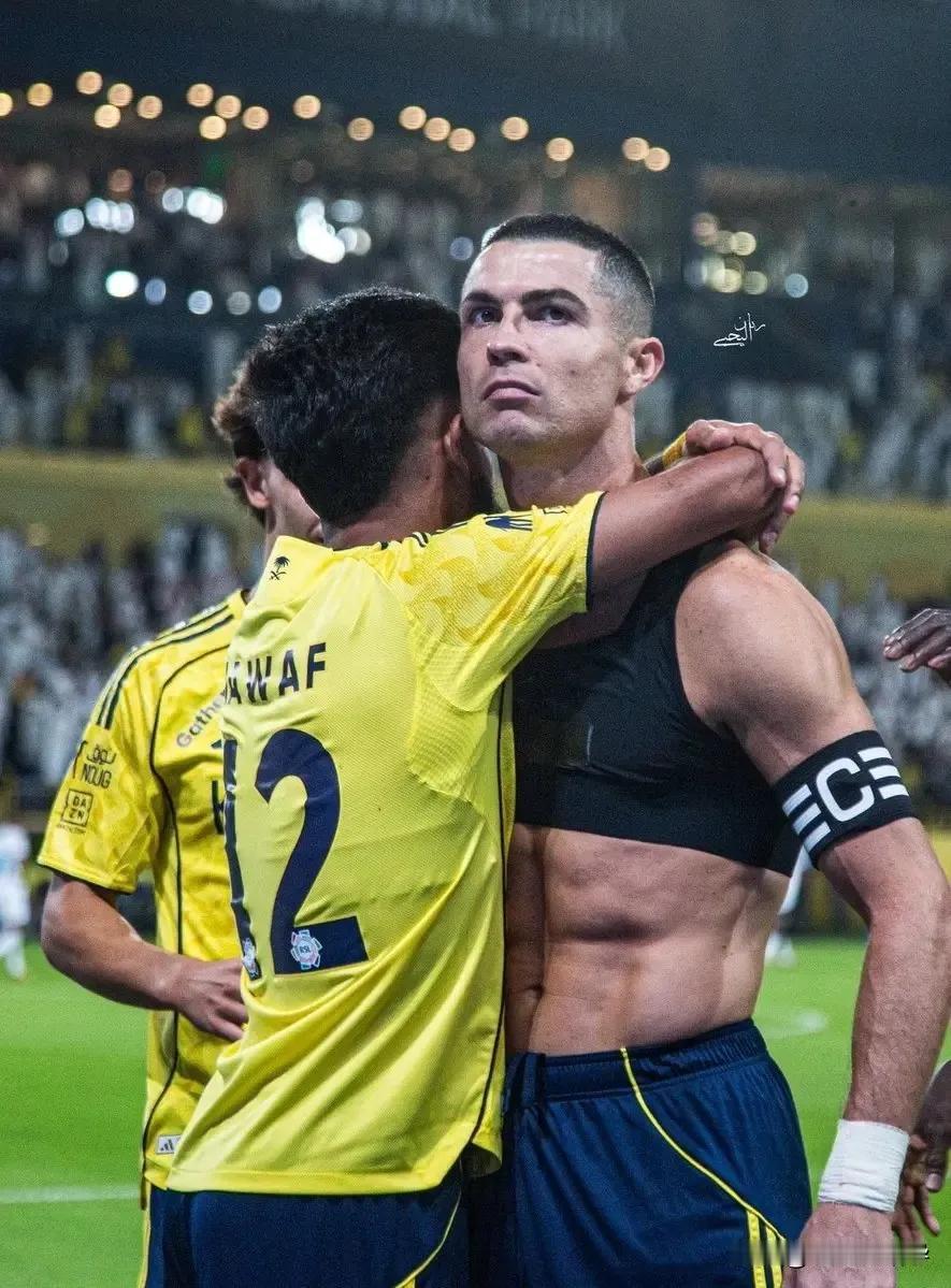 老天都帮C罗！沙特联第19轮，领头羊利雅得新月客场2-2战平胡拜尔库迪西亚，遭