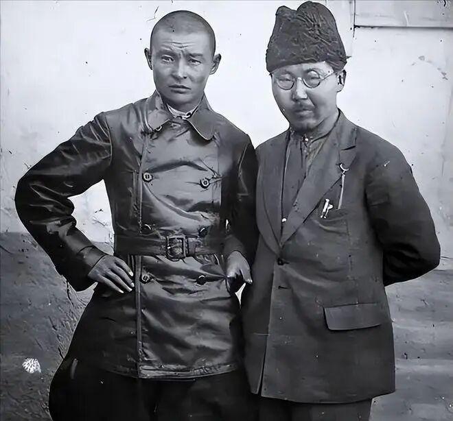 让外蒙古独立出去，从中国“蒙古省”成为蒙古国。这起事件的背后毫无疑问是外部势力的