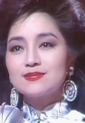 1980年，31岁的徐小凤嫁给了汽车经理廖晖，对方生意做得很大，也对徐小凤提出了