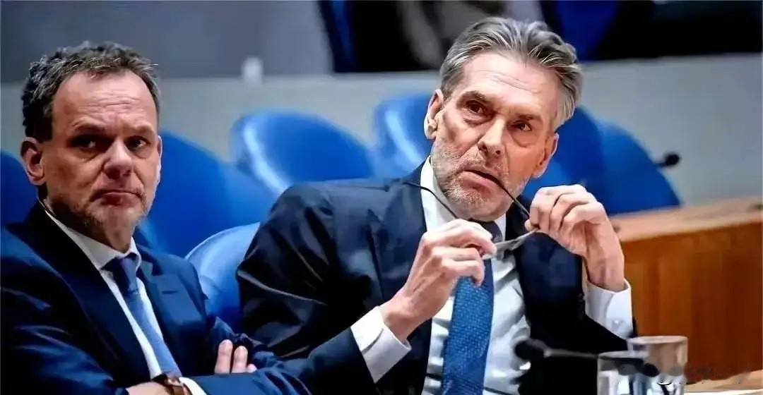 荷兰14天走完“作死全程”，狠狠给欧美上了一课。从嚣张到认怂！一个欧洲小国的任性