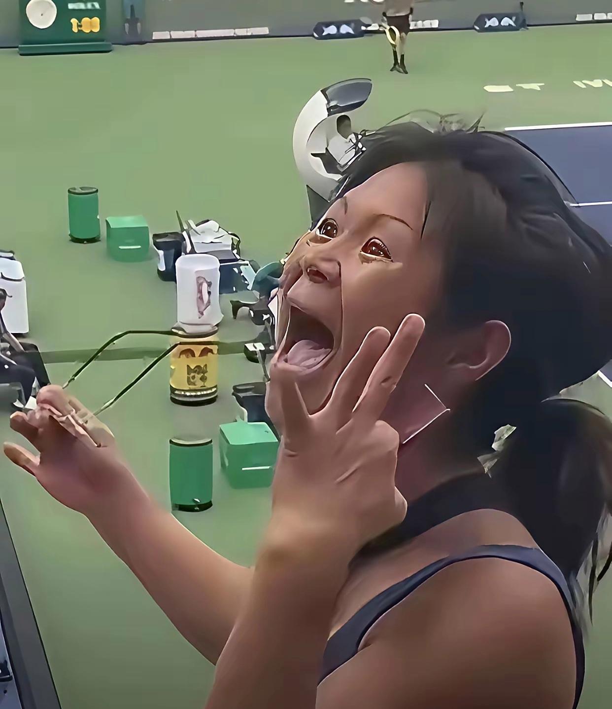 身份已确认！在上海大师赛被警察抬出去的女人，身份已经确定，她的名字叫谢兰，长