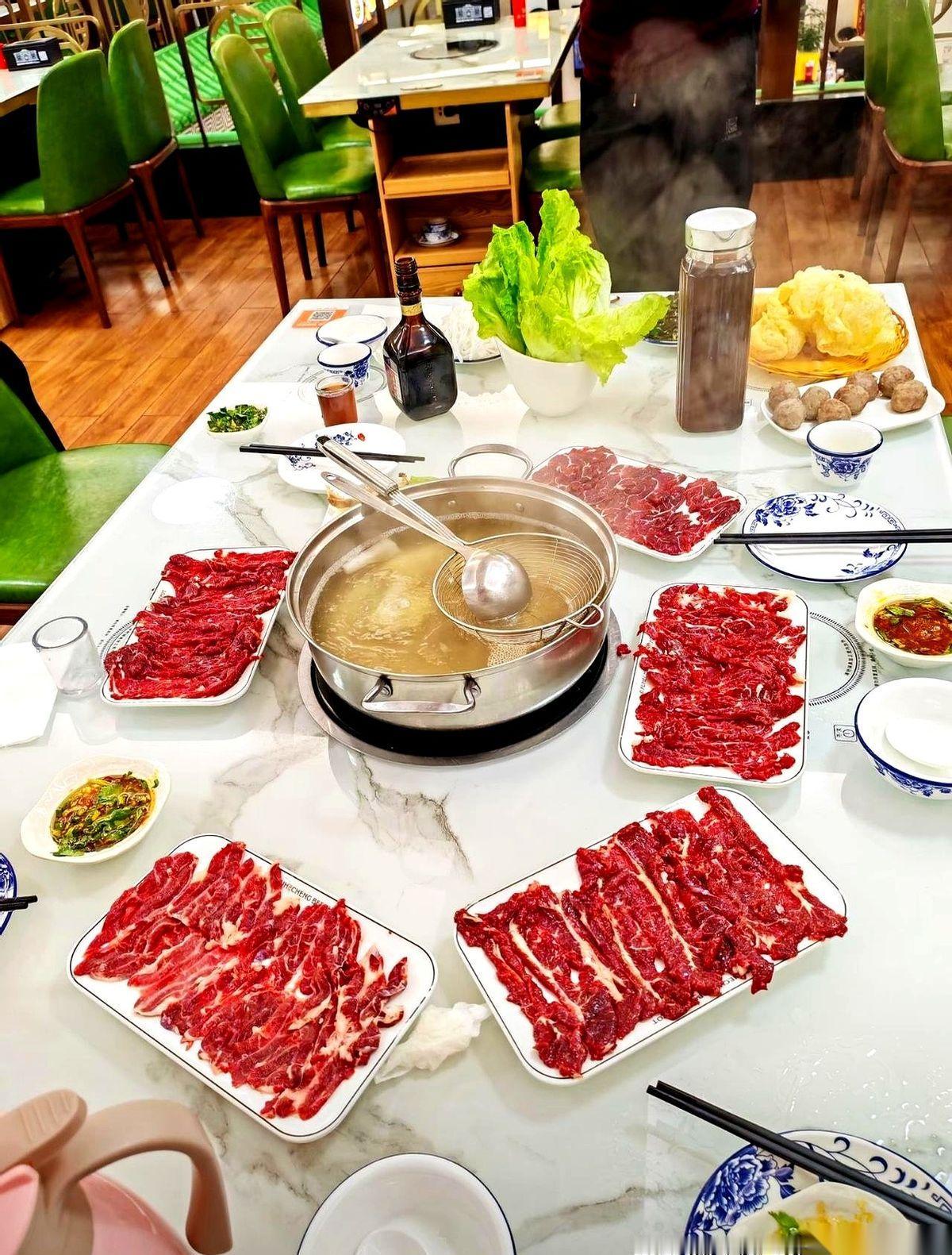 快捷酒店，一千五一晚。就春节那几天的潮汕。我真的，哭笑不得。心里那股想去看