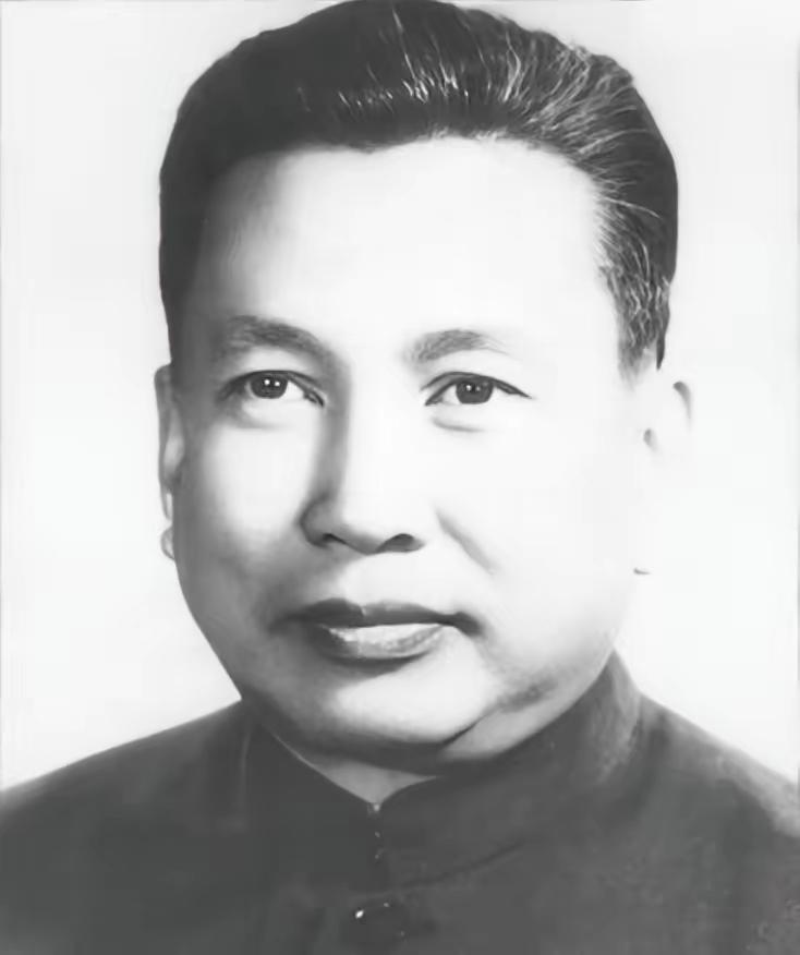 1985年，年至花甲的波尔布特，行为令人发指。他给自己分配了一位20岁出头的貌美