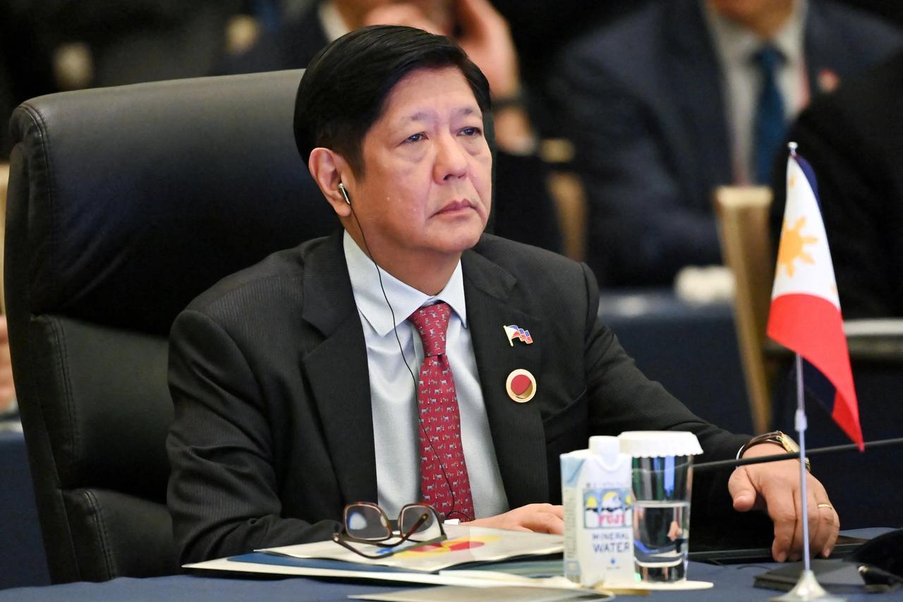 菲律宾这回玩大了，一家开了快八年的钢铁厂，300多名本地工人直接原地解散回家，