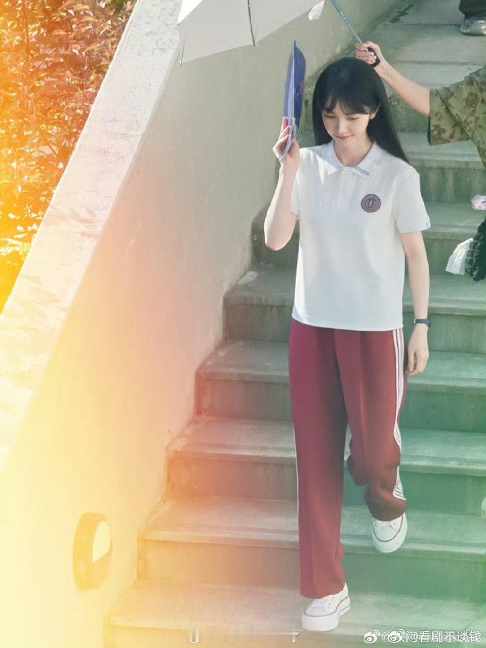 《天才女友》田曦薇、胡一天校服路透不得了了我看到小说男女主了​​​