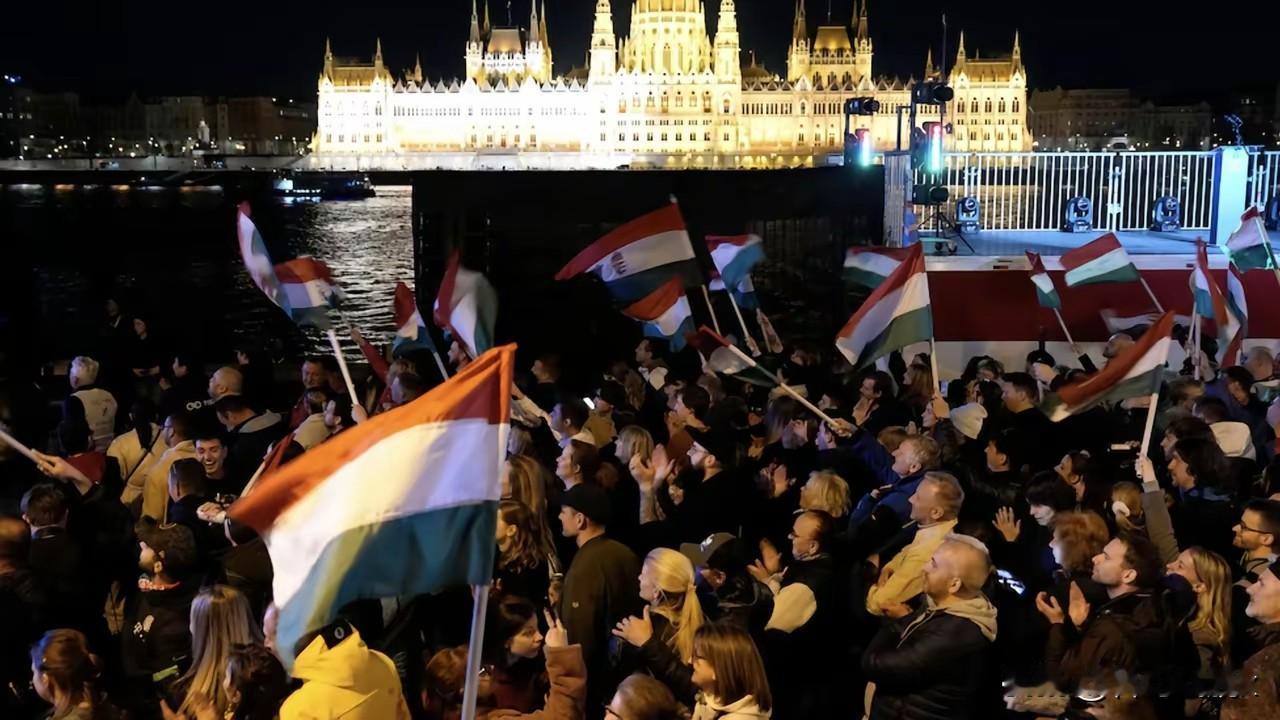 【匈牙利年轻人：投票主要是为了让匈牙利最终成为一个所谓的欧洲国家】这话听着有