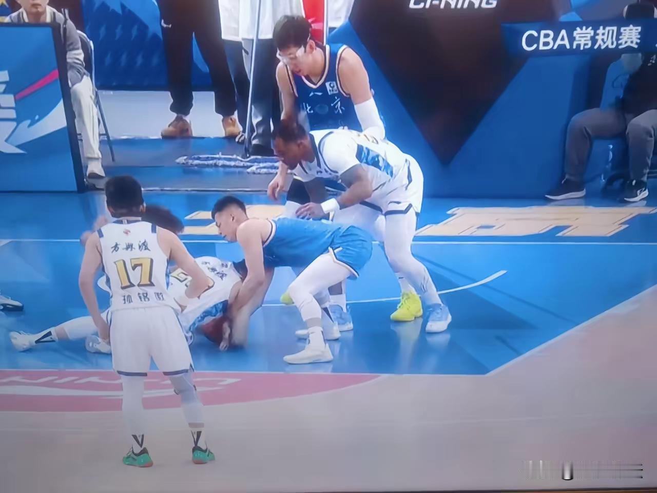 给北汽男篮方硕提提醒方硕同学，有一个想法留在我印