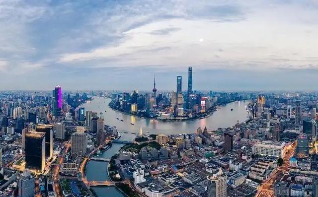 台湾和上海同是2000多万人口，上半年台湾GDP3.48万亿，上海呢？