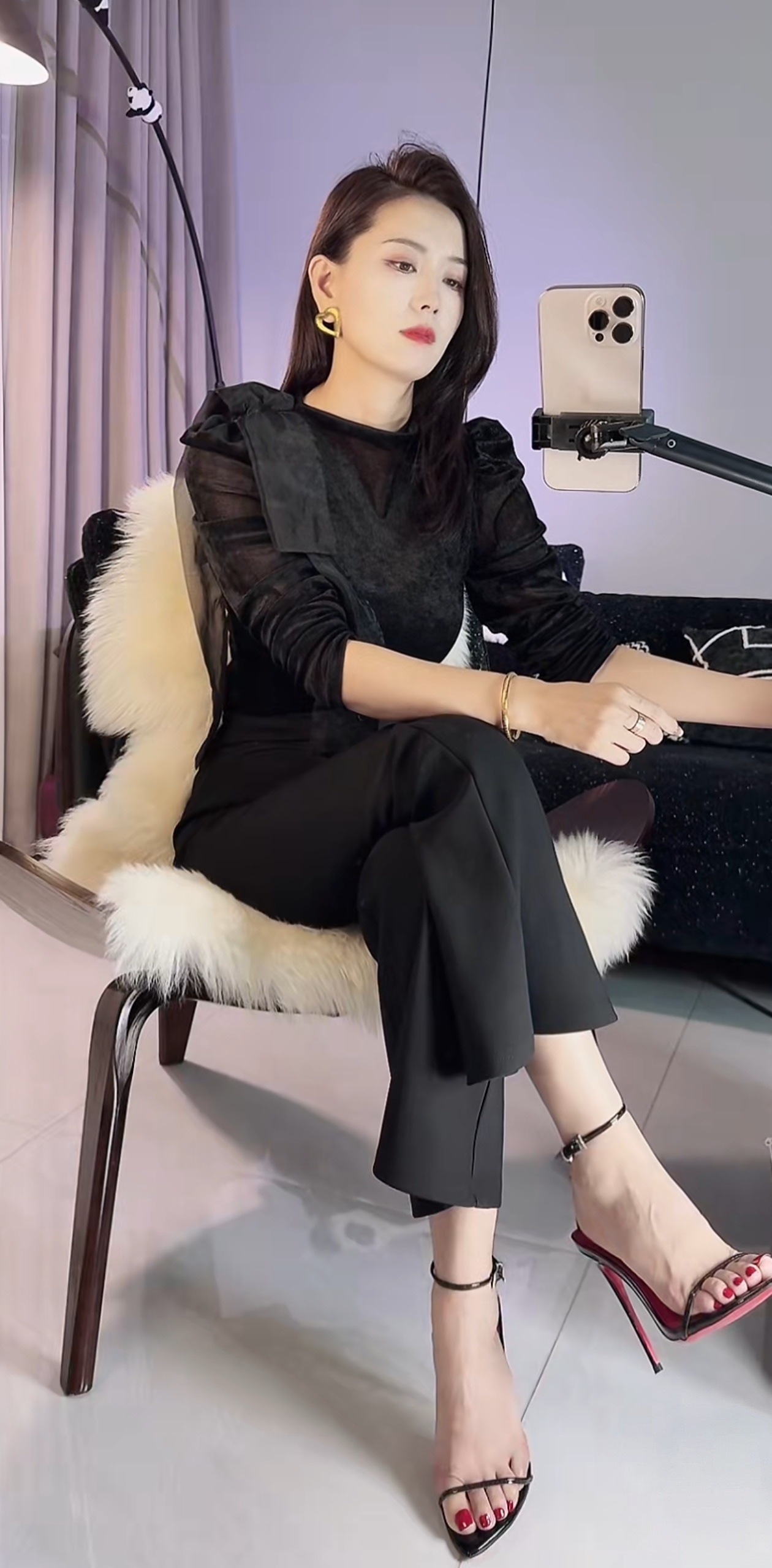 秀儿一字带凉鞋👡👡太性感了​​​