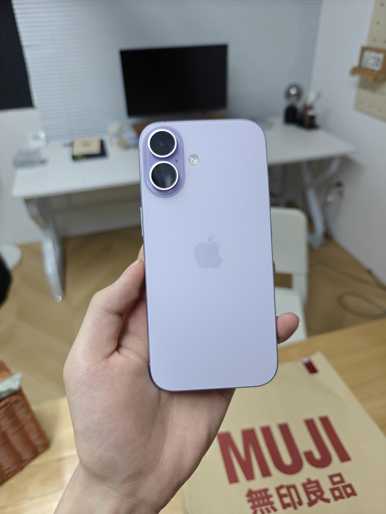 iPhone17是不是可以坚持四五年不换？感觉17有120Hz高刷后嘎嘎香，屏