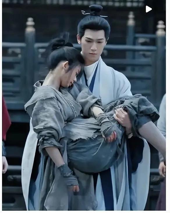 李昀锐要播新剧了，我敢说他这次肯定不愿意炒cp，看看这剧女主就知道了。《冰湖