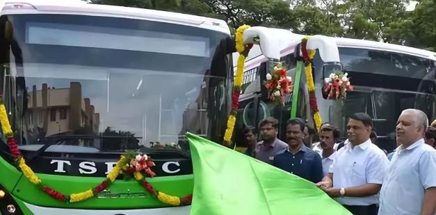 据印媒报道，印度商务部严重谴责中国比亚迪，让印度人先付款后提车的商业行为。印媒说