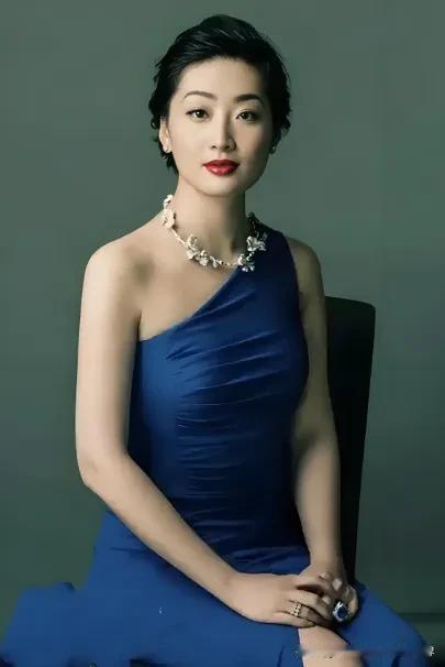 杜建英也是“病急乱投医”，她似乎忽略了一件很重要的事情，娃哈哈不是宗家的，而是集