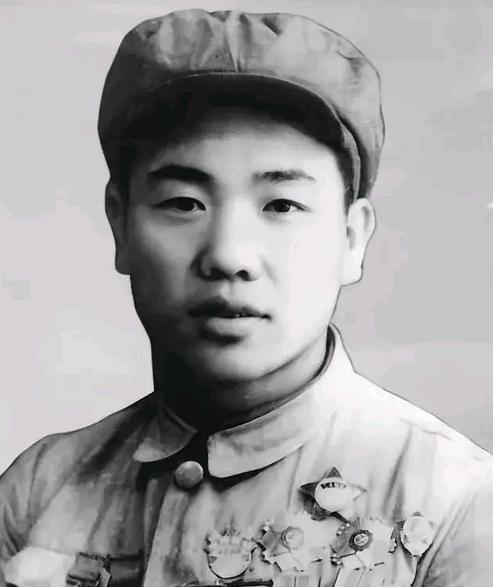 1950年，志愿军排长郭忠田私自放走了美军50多辆坦克，却带领全排以0215的战