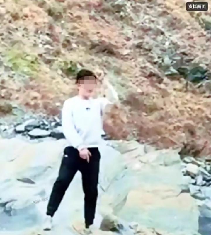 山东枣庄小伙，计划在五一节完婚，于是和未婚妻前往虎跳峡打卡地拍摄婚纱照，记录二人