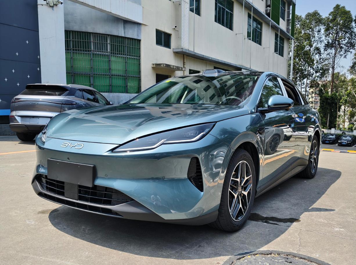 2027款海豹06实车到店！续航2370km，还带冰箱？比亚迪海豹06上市两年