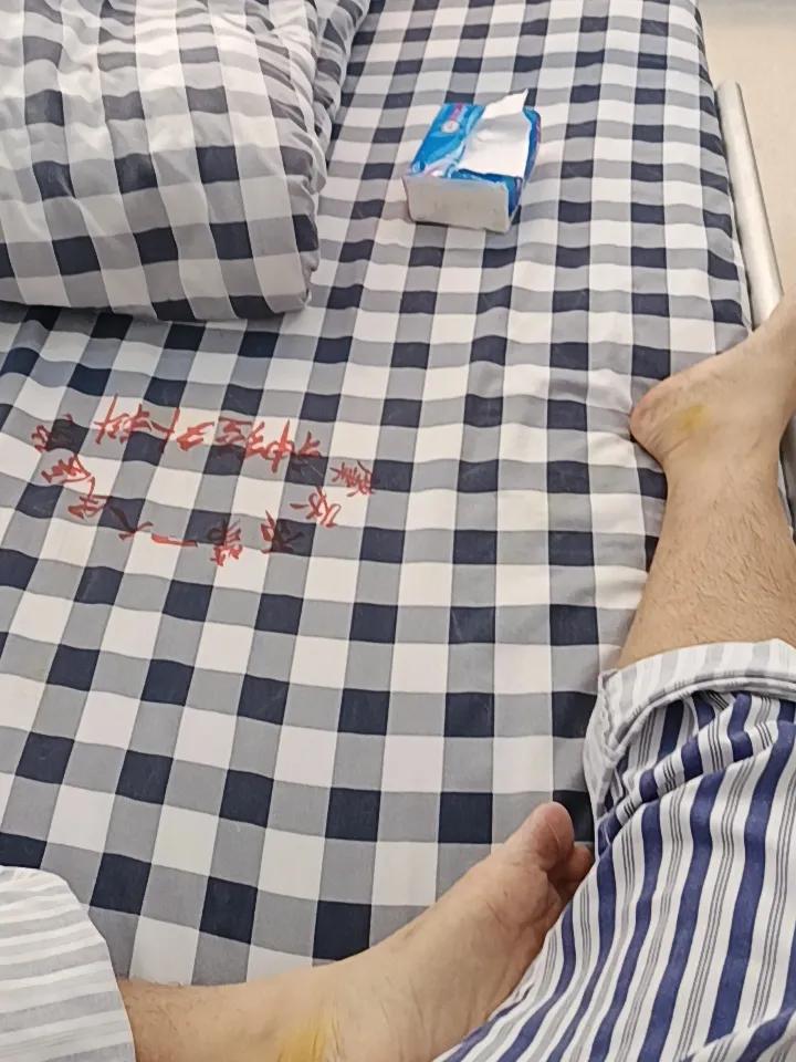 家人们谁懂啊，这个床确实货真价实。真的是异样的眼神。