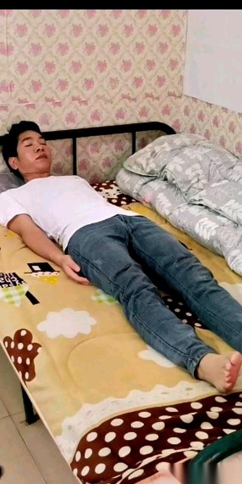 我那985毕业的外甥，当着我的面，一指院里那块刚翻过的地，对我姐说，“妈，我说了