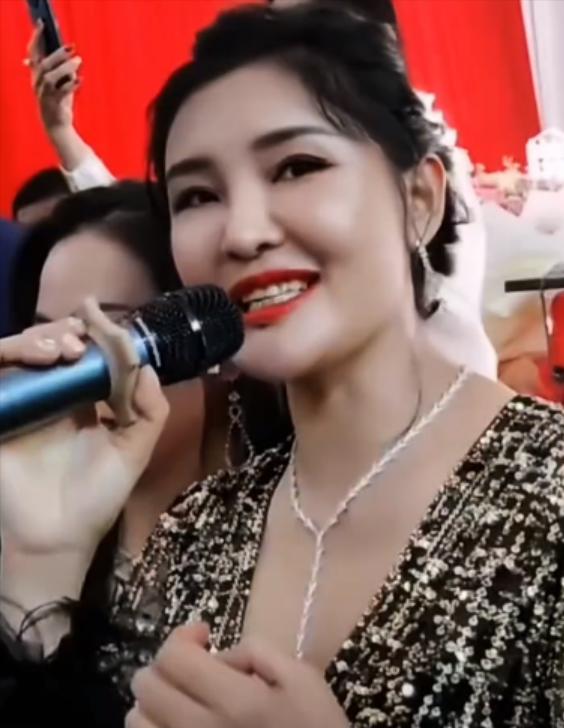 缅北四大家族覆灭后，自称“爱心女神”的电诈恶女白应兰沦为通缉犯，传闻她为了偷渡欧
