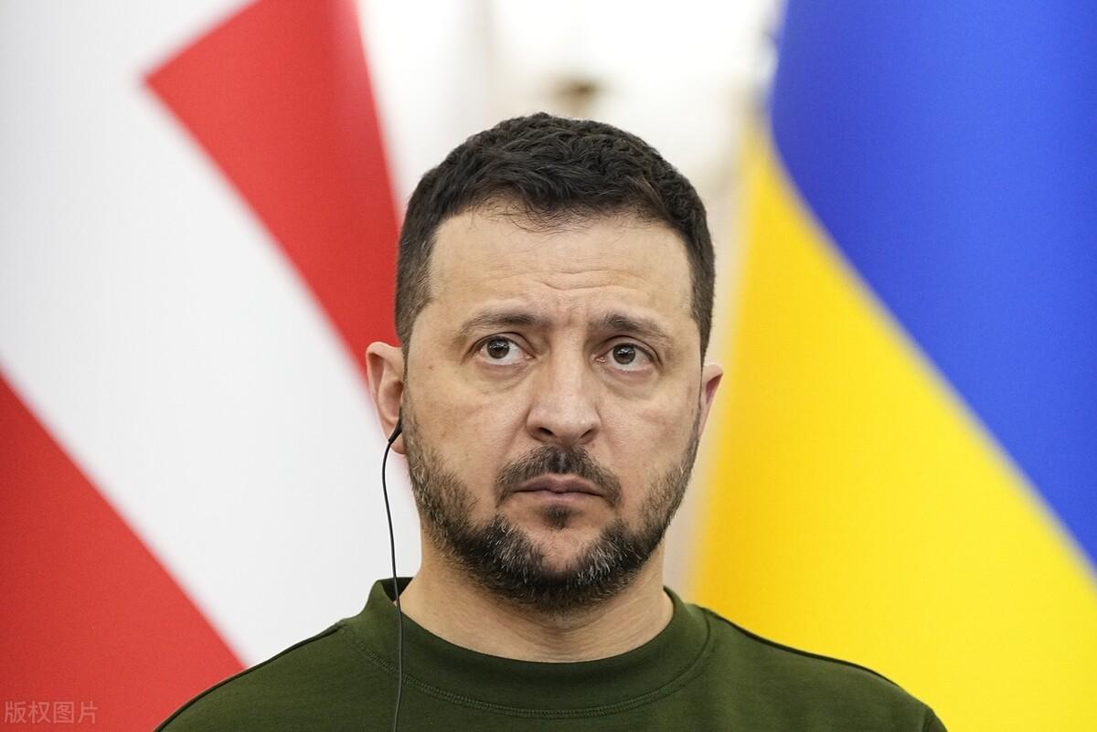 泽连斯基从本质上来说，是绝对不愿意割地求和的，但他也清楚地知道：若没有美国及其盟
