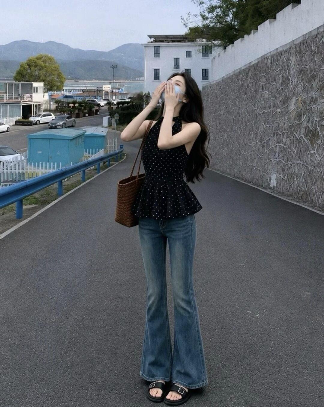 海边漫步，微风拂面，自由自在