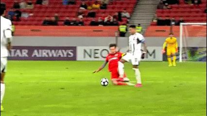 张琳芃背后飞铲林加德，引发上海海港与首尔FC双方球员小规模冲突，背后似乎另有隐情