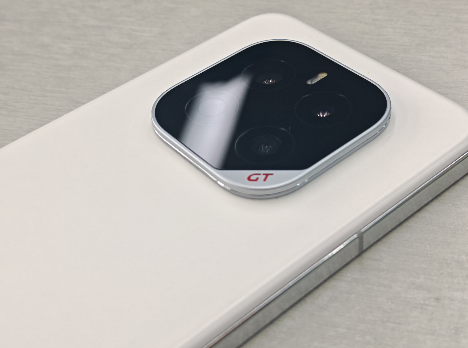 异构RAM，超声波，IP69...从结构端做改进，这很不荣耀。​​​