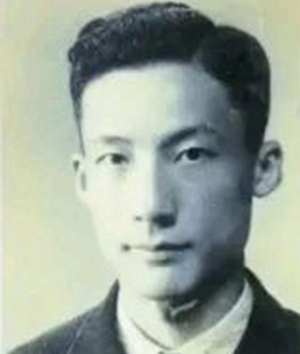 1949年，毛人凤下令处死朱君友。朱君友在坦然赴死的过程中，突然发现枪决他的2名