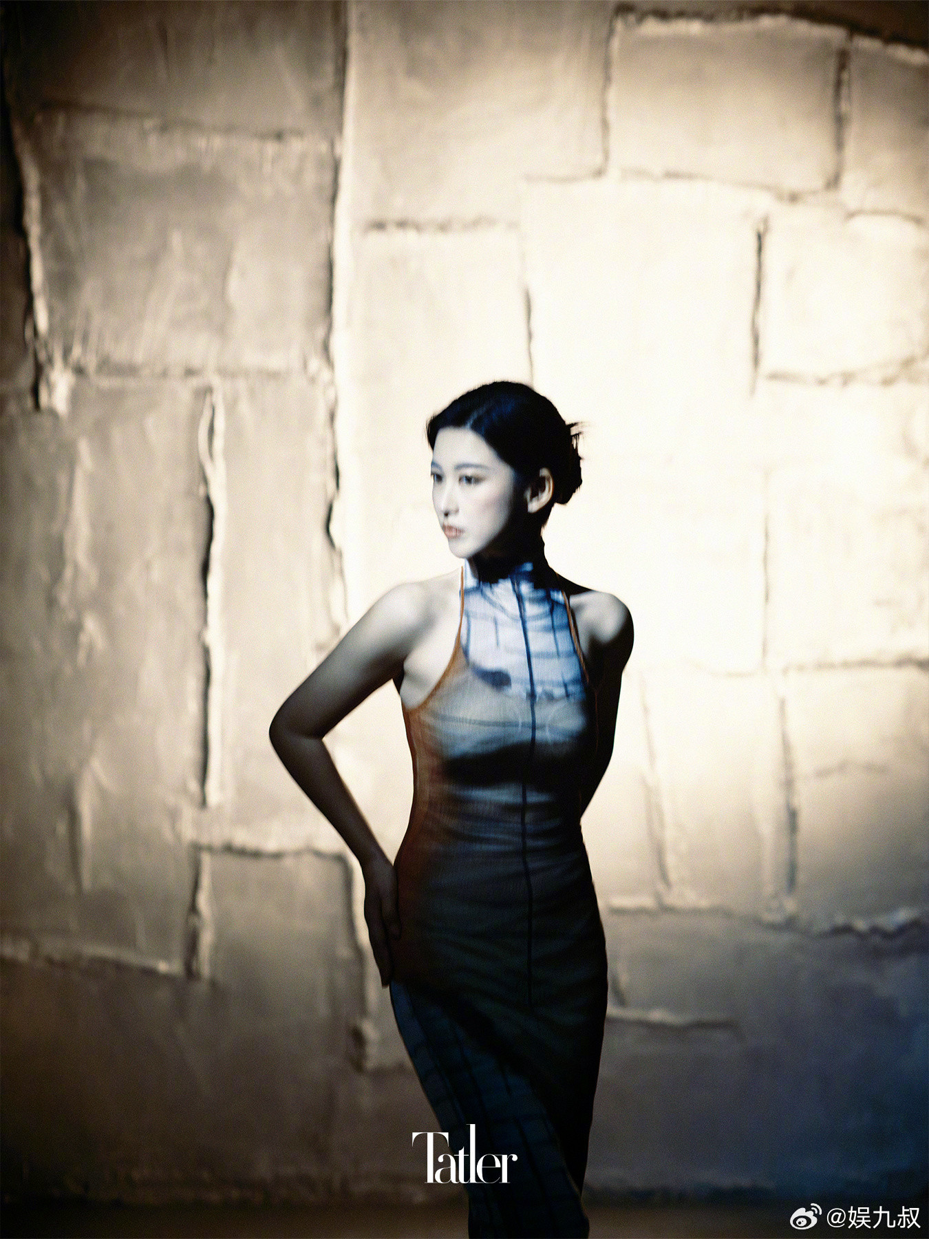 朱珠鎏金岁月大片朱珠在鎏金岁月大片里的功底太扎实,肢体动作自然流畅,没有刻意感